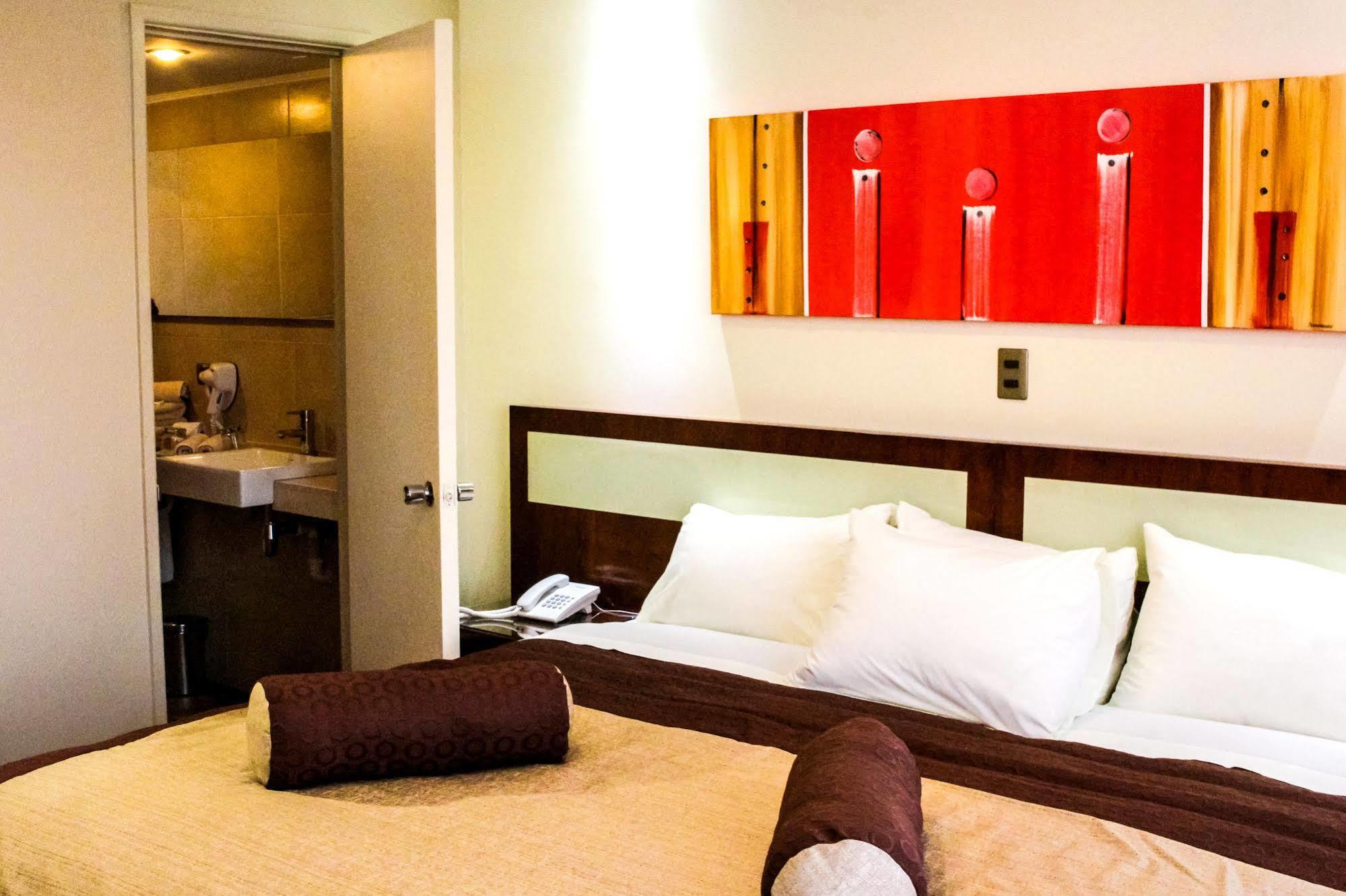 Hotel Libertador ซานติอาโก ภายนอก รูปภาพ