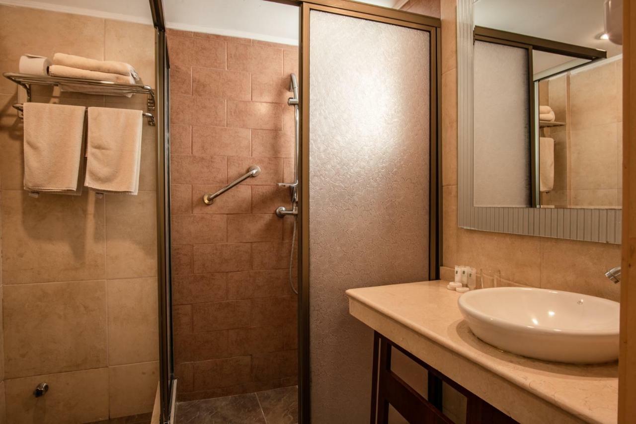 Hotel Libertador ซานติอาโก ภายนอก รูปภาพ